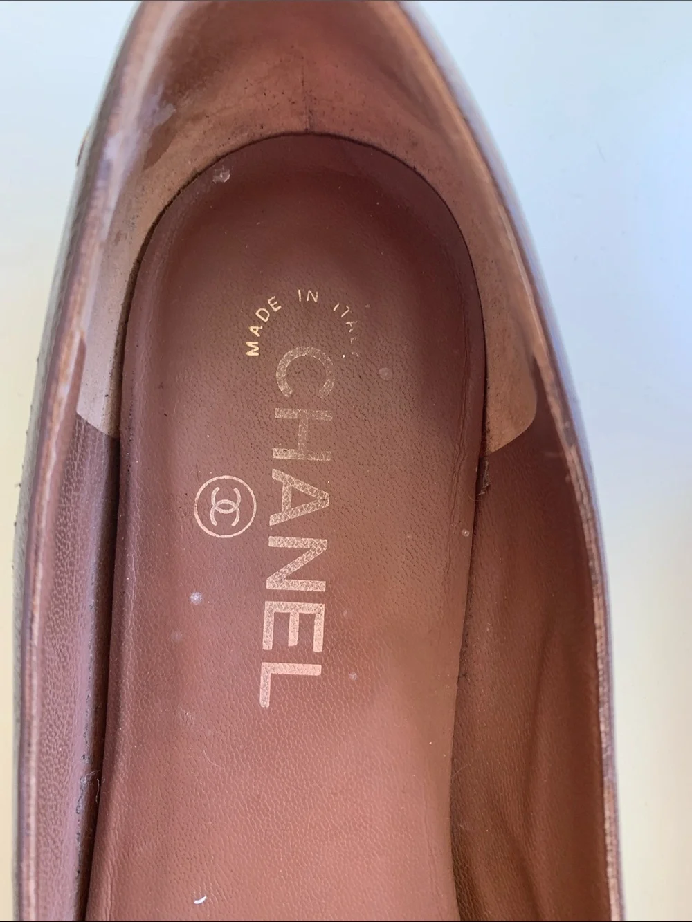 CHANEL Brown Leather Cap-Toe Ballet Flats with Black Toe - Picture 2 of 6